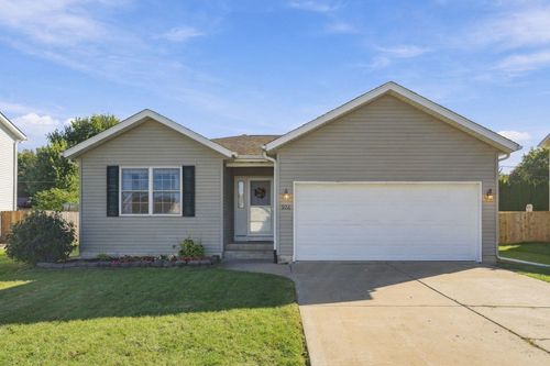 926 5th Avenue Dr W, Andalusia, IL, 61232-9511 | Card Image