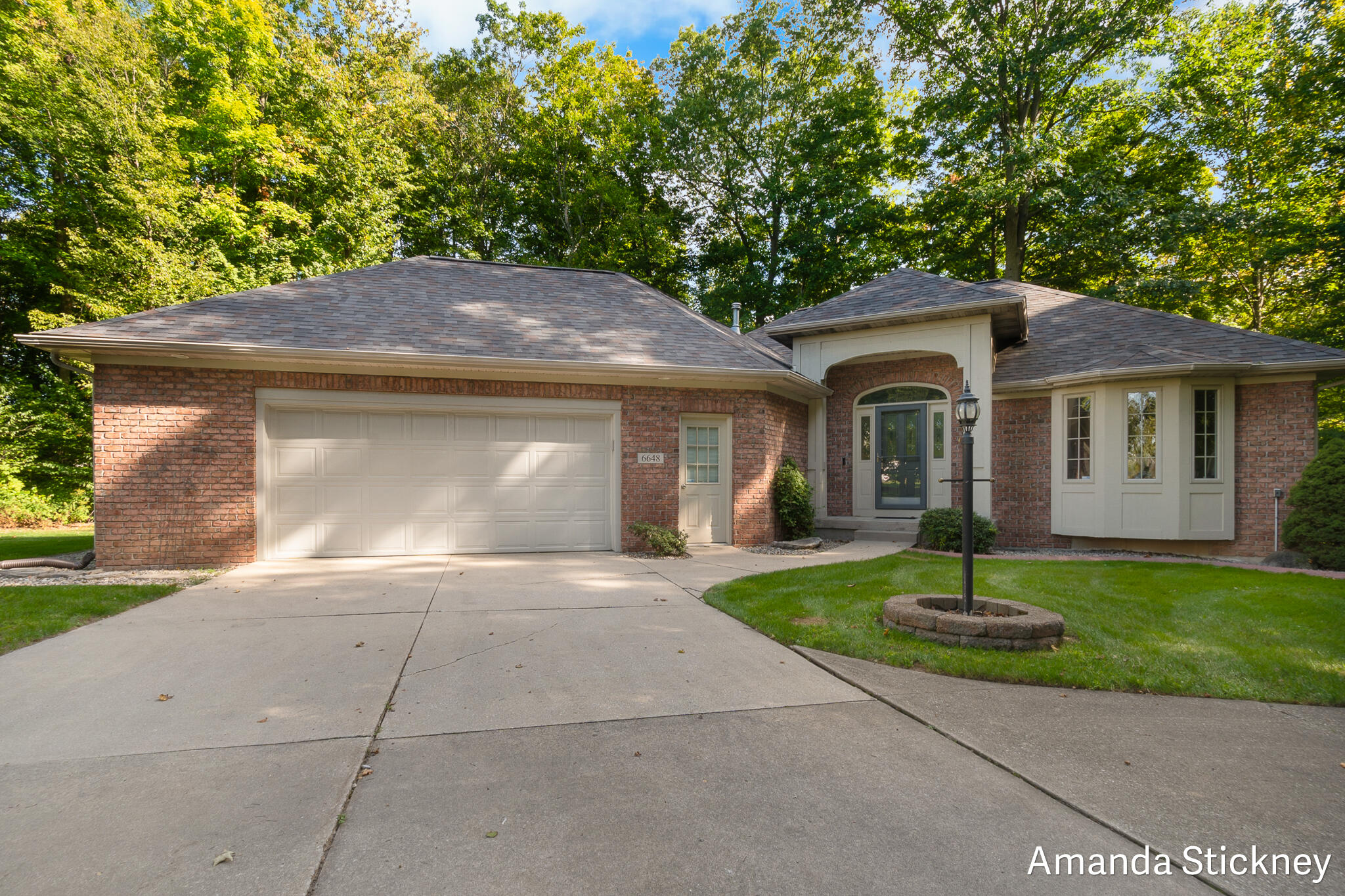 Jousma Ct, Caledonia, MI 49316