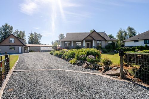 5728 Bradner Rd, Abbotsford, BC, V4X2P1 | Card Image