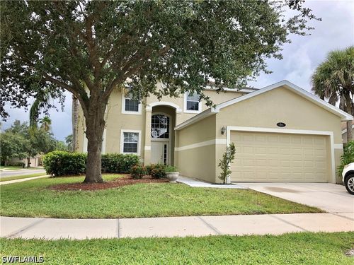 74 Burnt Pine Dr, NAPLES, FL, 34119-9757 | Card Image