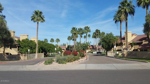 235-4901 S Calle Los Cerros Dr, Tempe, AZ, 85282-6213 | Card Image