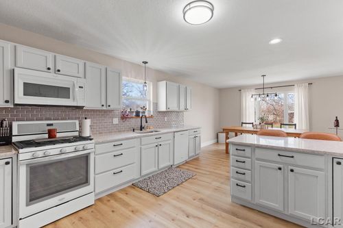 3160 Crabtree Dr, Tecumseh, MI, 49286-7765 | Card Image