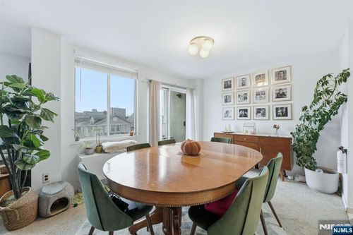 320 Anderson Ave, Fairview, NJ, 07022-1432 | Card Image