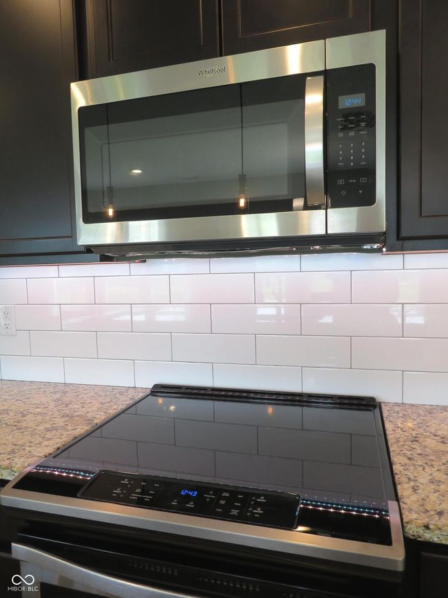 Upgraded kitchen appliances | Image 13