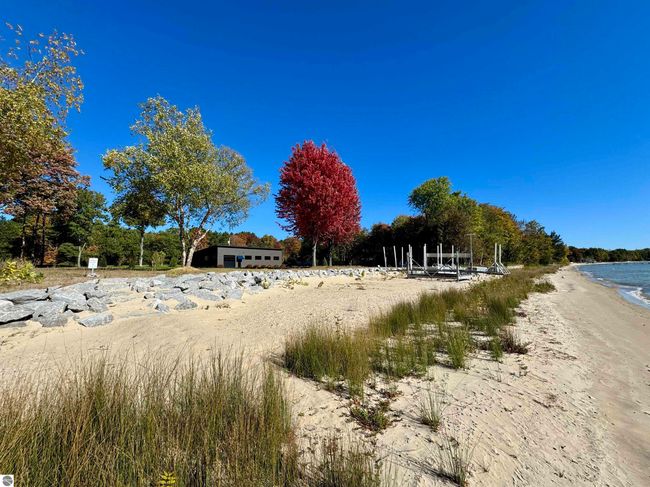 12639 N Northport Point Rd, Home with 0 bedrooms, 0 bathrooms and null parking in Northport MI | Image 15