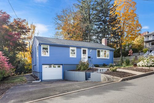 19 Fairlawn Ave, Middletown, CT, 06457-5315 | Card Image