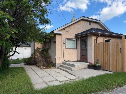 717 227 Street, Hillcrest, AB, T0K1C0 | Card Image