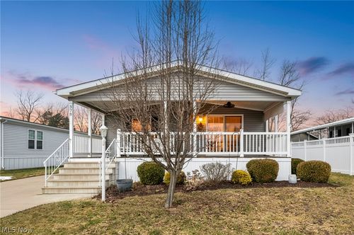 378 Pin Oak Cir, Elyria, OH, 44035-8920 | Card Image