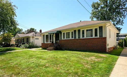 6290 Mandalay Drive, Parma Heights, OH, 44130 | Card Image