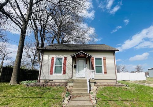 791 E Adams St, Nashville, IL, 62263-1765 | Card Image