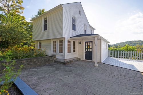 8 Highland St, Patterson, NY, 12563-1239 | Card Image