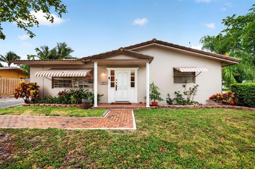 a-2167 Ne 56th Ct, Fort Lauderdale, FL, 33308-2502 | Card Image
