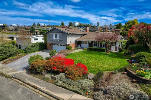 2008 121st Ave Se, Bellevue, WA, 98005-4620 | Card Image