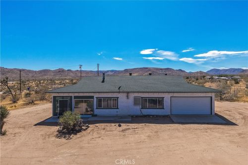 975 Jemez Trl, Yucca Valley, CA, 92284-1445 | Card Image