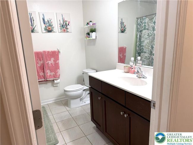 2nd Fl Bathroom | Image 18