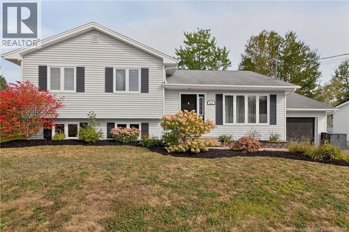 810 Rue Centrale, Dieppe, NB, E1A6V5 | Card Image