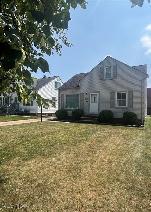 7501 Ira Ave, Cleveland, OH, 44144-3233 | Card Image