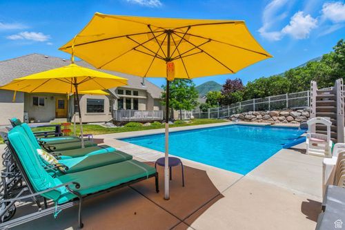 135 W Cove Dr, Elk Ridge, UT, 84651-4552 | Card Image