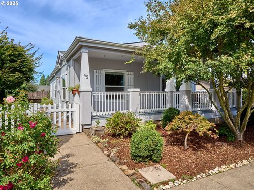 43-1015 Oak St, Silverton, OR, 97381-1756 | Card Image