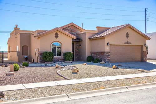 3670 San Clemente Ave, Las Cruces, NM, 88012-7487 | Card Image