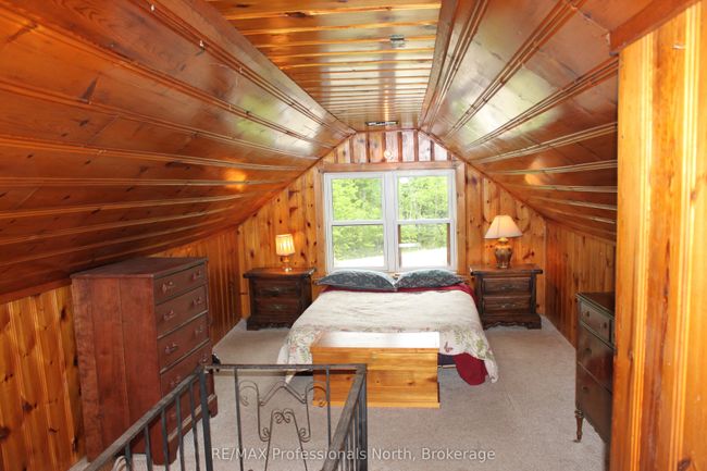 24430 Highway 35 Highway, Home with 2 bedrooms, 1 bathrooms and 4 parking in Lake of Bays ON | Image 10