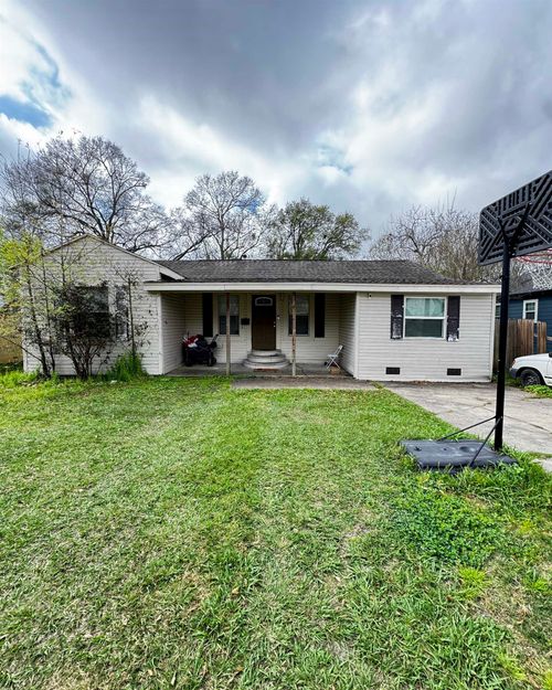 315 N 23rd St, Nederland, TX, 77627-5913 | Card Image