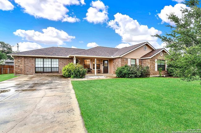 709 Voges St, House other with 4 bedrooms, 3 bathrooms and null parking in Poth TX | Image 6