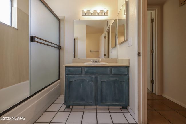 Guest Bath | Image 25