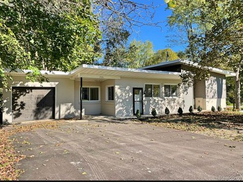 2920 Valley Dr, Ann Arbor, MI, 48103-2754 | Card Image