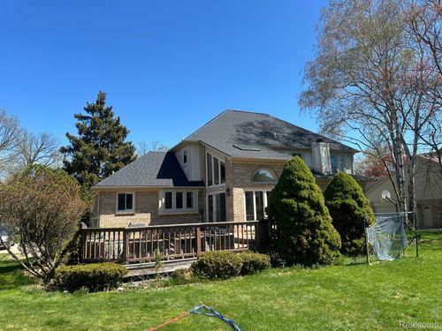 3229 Parkwood Dr, Rochester Hills, MI, 48306-3653 | Card Image