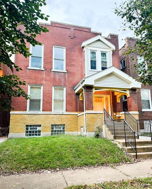 3647 Pennsylvania Ave, Saint Louis, MO, 63118-3711 | Card Image