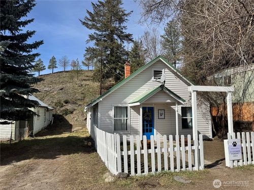 61 N Kean St, Republic, WA, 99166-8832 | Card Image