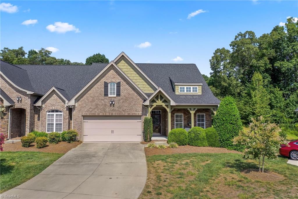 Plantation Village Dr, Clemmons, NC 27012