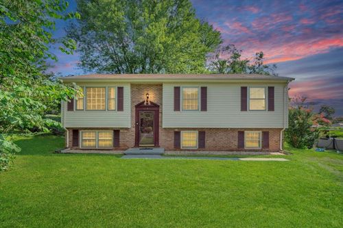 569 Holiday Rd, Vinton, VA, 24179-1201 | Card Image