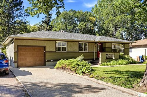 30 Lake Street, Regina, SK, S4S4A8 | Card Image