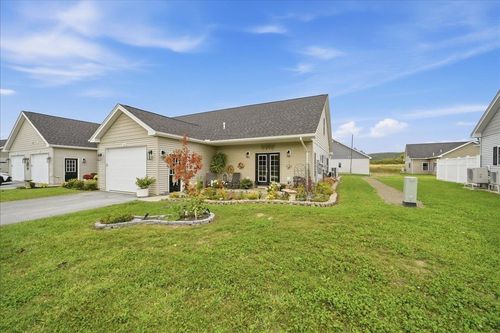 135 Sunrise Dr, Saint Albans, VT, 05478-4461 | Card Image