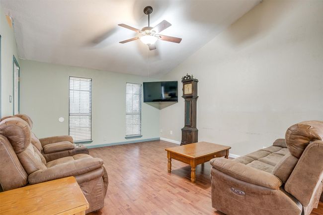 7228 Wayfarer Trl, House other with 4 bedrooms, 2 bathrooms and null parking in Fort Worth TX | Image 7