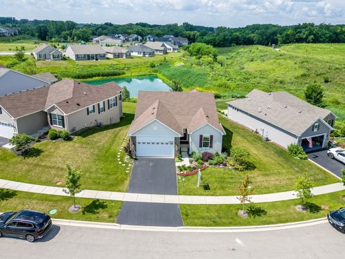 2032 Wentworth Dr, Volo, IL, 60020-2277 | Card Image