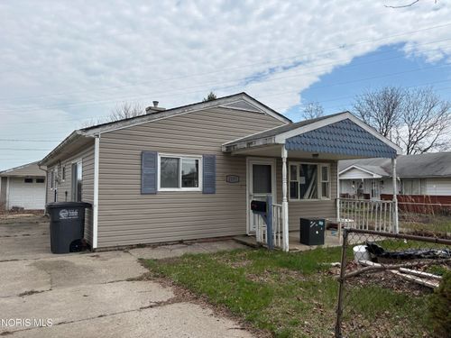 2157 Nevada St, Toledo, OH, 43605-2812 | Card Image