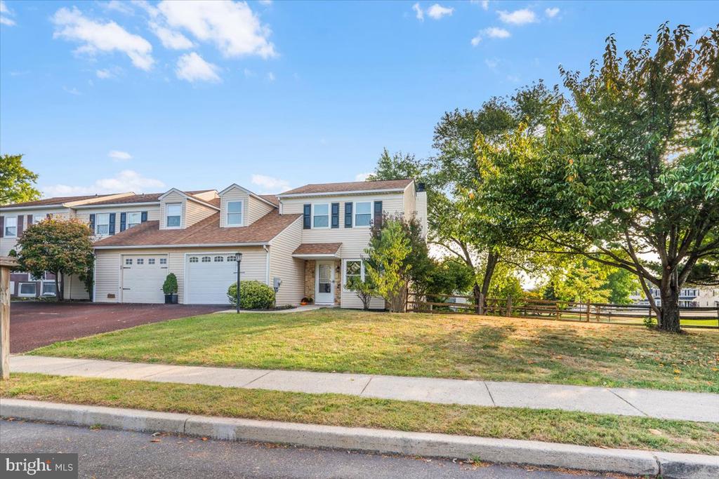 Summerhill Ln, Harleysville, PA 19438