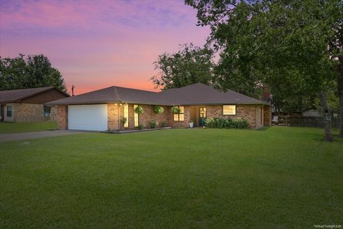 118 Rocky Creek Ave, Groesbeck, TX, 76642-4923 | Card Image