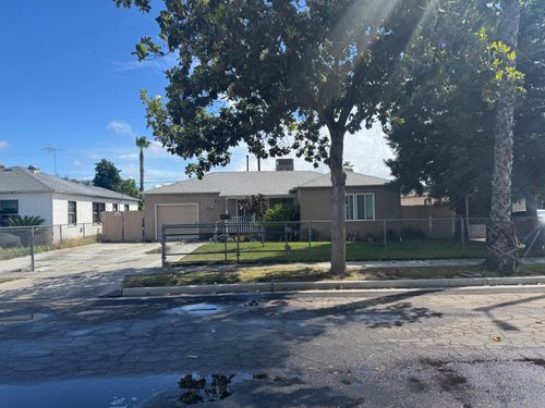 4864 E Nevada Avenue, Fresno, CA, 93727 | Card Image