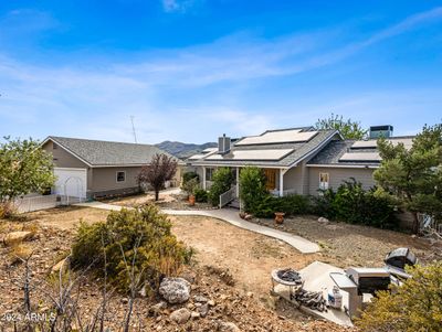 17550 S Thunder Ridge Drive, House other with 3 bedrooms, 3 bathrooms and null parking in Peeples Valley AZ | Image 3