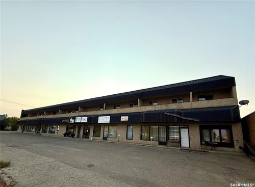 125 1st Ave E, Kindersley, SK, S0L1S0 | Card Image