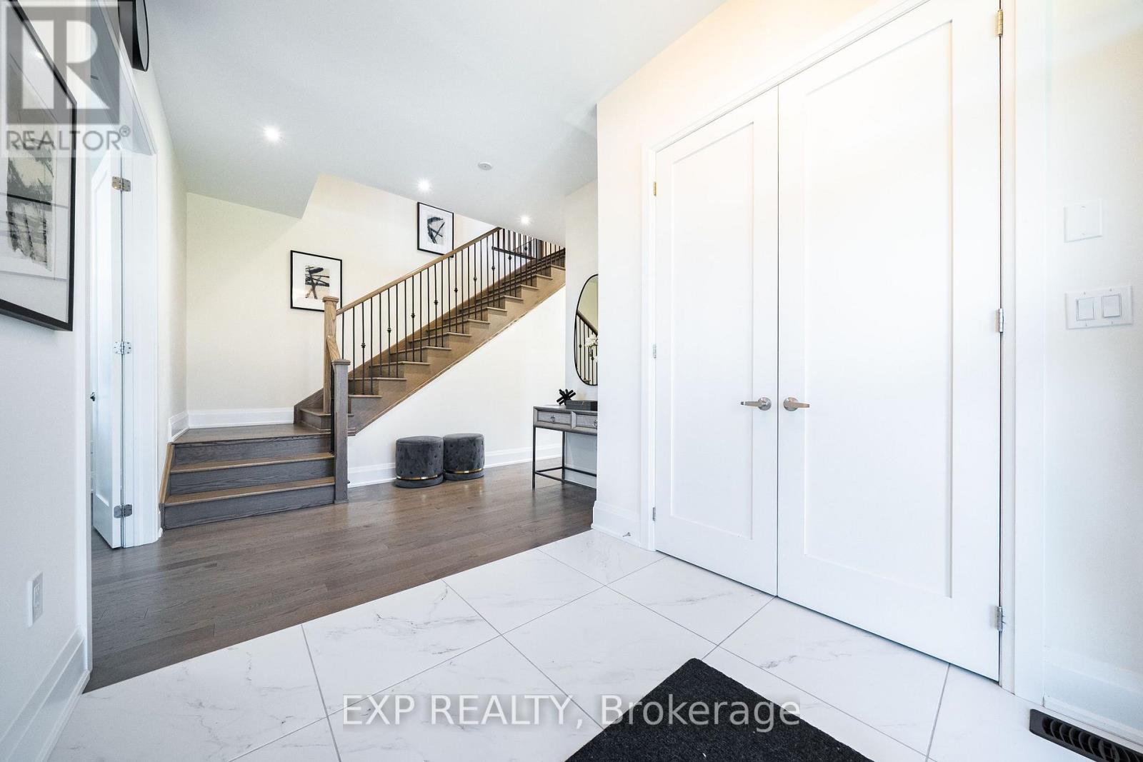 Residential in Georgina (Keswick South) 5