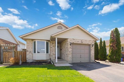 41 Eastwood Dr, Welland, ON, L3C6W1 | Card Image