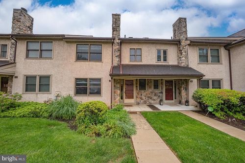 28 Woodstream Dr, CHESTERBROOK, PA, 19087-5876 | Card Image