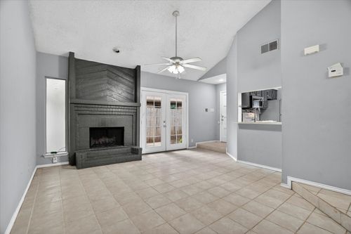 231 Shady Lane Dr, Fort Worth, TX, 76112-0751 | Card Image