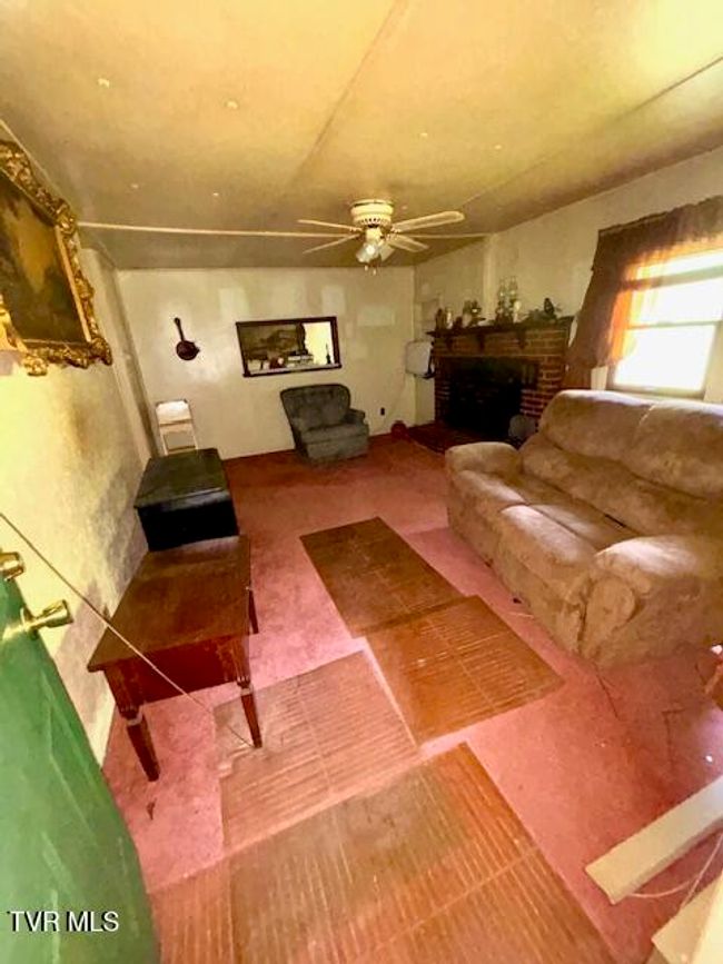 11616 Alfred Cox Dr, House other with 3 bedrooms, 1 bathrooms and null parking in Pound VA | Image 17