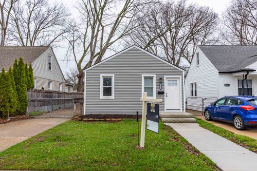 20925 Ridgemont Rd, Harper Woods, MI, 48225-1137 | Card Image